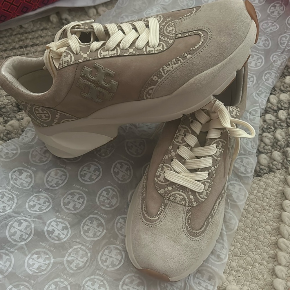 TORY BURCH SIZE 9 WOMENS LIGHT BEIGE MONOGRAM TRAINERS